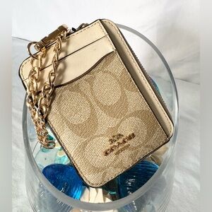 Coach signature zip card case w/chain strap